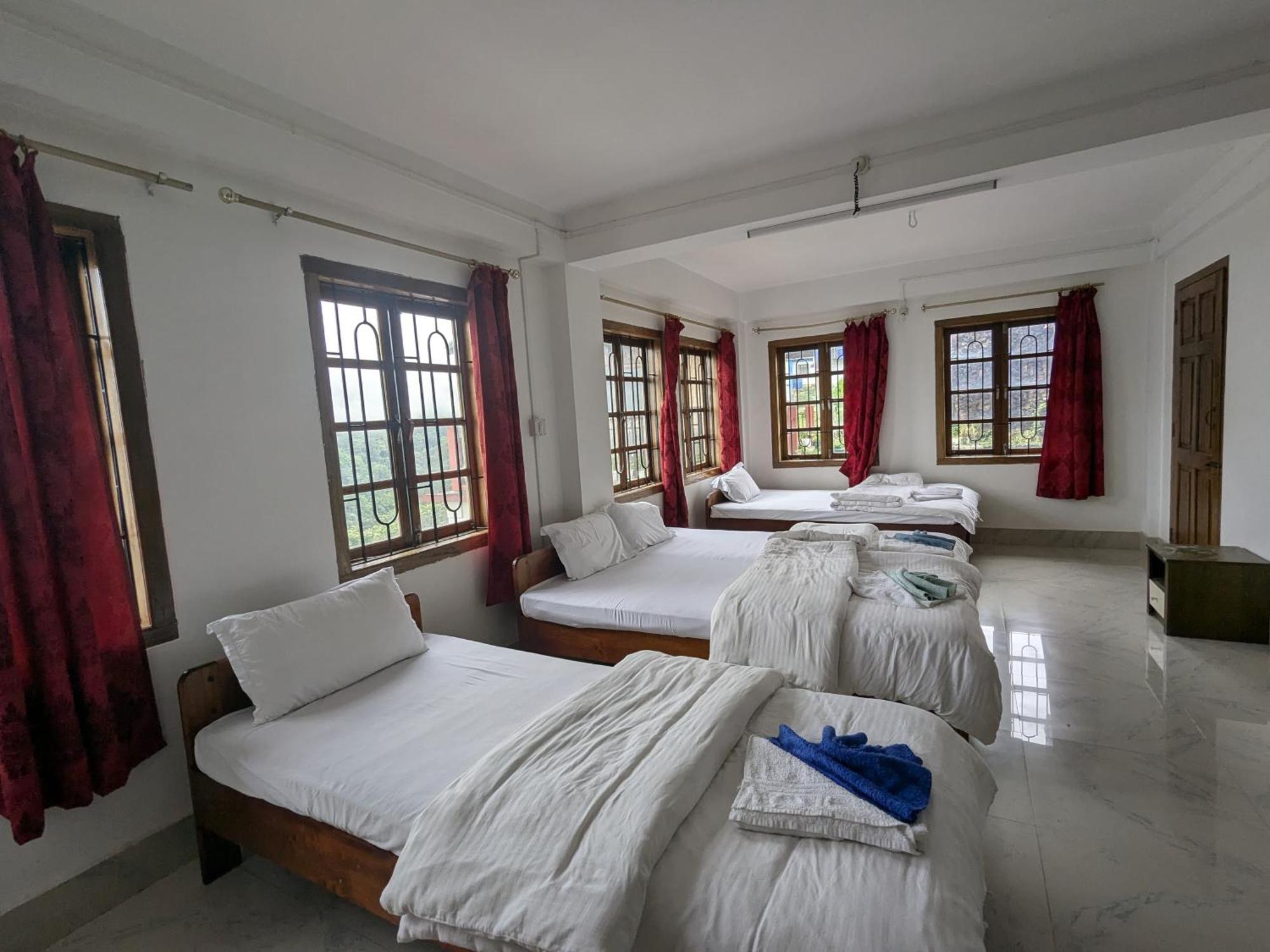 Dovipie Inn Kohima Bagian luar foto