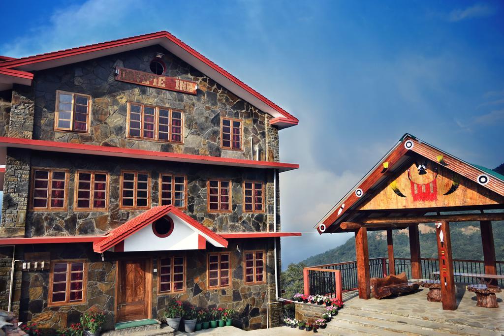 Dovipie Inn Kohima Bagian luar foto
