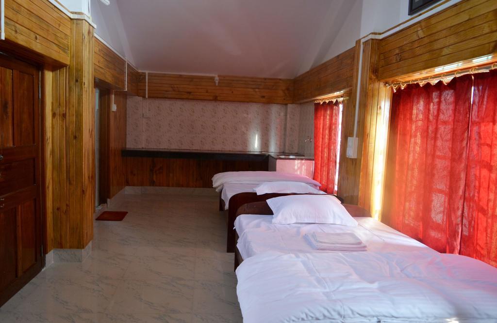 Dovipie Inn Kohima Bagian luar foto